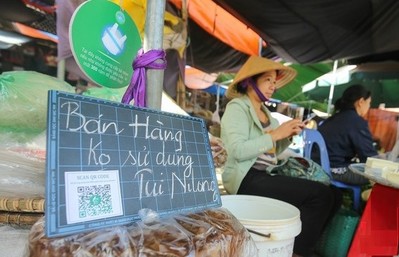 Hà Nội phấn đấu 100% chợ truyền thống không sử dụng túi nilon