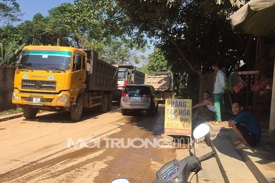 Phú Thọ: Người dân liên tục chặn xe chở đất từ công viên Vĩnh Hằng (Bài 2)