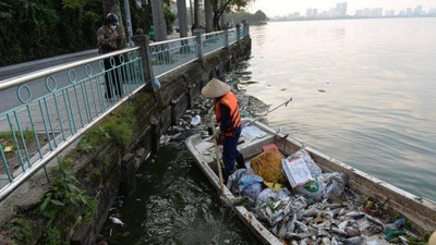 Hà Nội đang tiến hành nhiều giải pháp để hạn chế hiện tượng cá chết ở Hồ Tây
