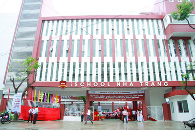 Vụ nghi ngộ độc thực phẩm tại iSchool Nha Trang: Nhà trường nói gì?