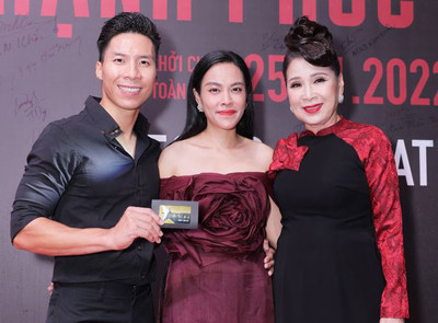 Dàn sao Việt đình đám tề tựu tại buổi công chiếu phim điện ảnh Hạnh Phúc Máu