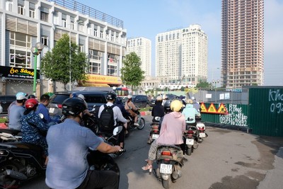 Đề nghị thu giấy phép thi công, dỡ rào trên đường Vũ Trọng Khánh