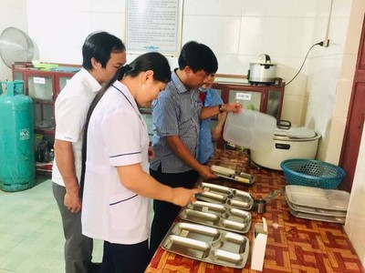 Hà Tĩnh: Kiểm tra công tác vệ sinh an toàn thực phẩm tại các trường học