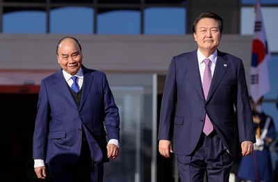 Hàn Quốc bắn 21 phát đại bác chào mừng Chủ tịch nước Nguyễn Xuân Phúc