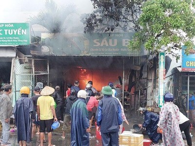 Quảng Trị: Cửa hàng tạp hóa bị thiêu rụi do sự cố chập điện
