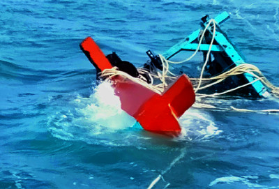 Hải Phòng: Cứu nạn thành công hai ngư dân bị đắm tàu trên biển