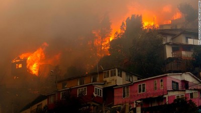 Chile: Thủ đô Santiago ban bố tình trạng khẩn cấp do cháy rừng