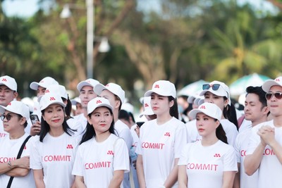 Dàn Nghệ sỹ danh tiếng Việt và gần 2000 người đi bộ vì sức khỏe gia đình và cộng đồng