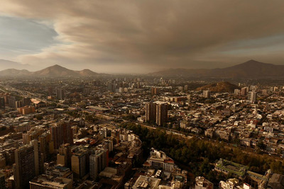 Chile: Thủ đô Santiago ngạt thở vì khói cháy rừng giữa nắng nóng