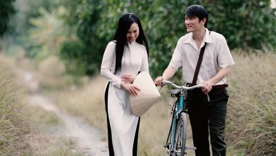 Ca sĩ Hà Phương tung MV "Vọng cổ buồn" cùng tài tử Điện ảnh Thái San 