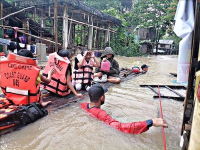 Lũ lụt ở Philippines buộc hàng chục nghìn người phải sơ tán vào dịp Giáng sinh