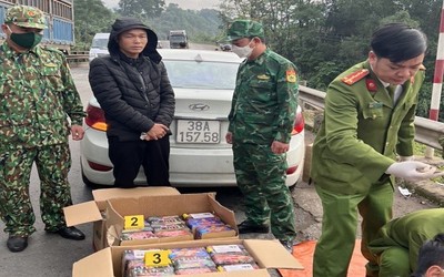 Quảng Trị: Bắt quả tang xe ô tô chở 113 kg pháo lậu đang trên đường tiêu thụ