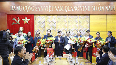 Bắc Giang: Gặp mặt cán bộ nghỉ hưu, chuyển công tác