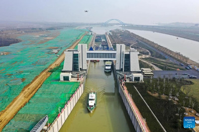 Vận hành siêu dự án dẫn nước thuỷ lợi tại Trung Quốc