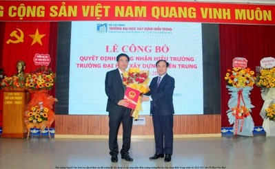 TS.Phan Văn Huệ làm Hiệu trưởng Trường Đại học Xây dựng Miền Trung