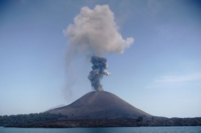 Núi lửa Marapi phun trào dữ dội, Indonesia sơ tán hàng trăm người ra khỏi khu vực nguy hiểm