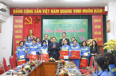 Chủ tịch LĐLĐ Thành phố Hà Nội thăm, chúc tết CBCNV URENCO dịp tết Nguyên đán 2023