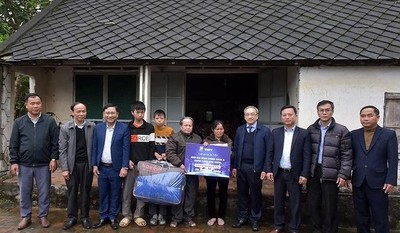 Bộ TT&TT trao quà tết cho gia đình chính sách, hộ nghèo ở Hà Tĩnh