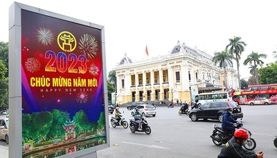 Hà Nội rực rỡ cờ hoa đón Tết Quý Mão năm 2023