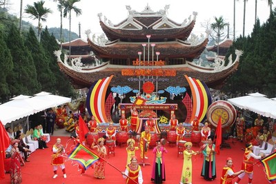 4 ngày đầu năm, di tích Chùa Hương đã đón hơn 80.000 lượt khách