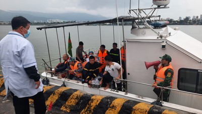 Đà Nẵng: Cứu nam du khách rơi xuống vực sâu bị thương khi đi phượt trên đèo Hải Vân
