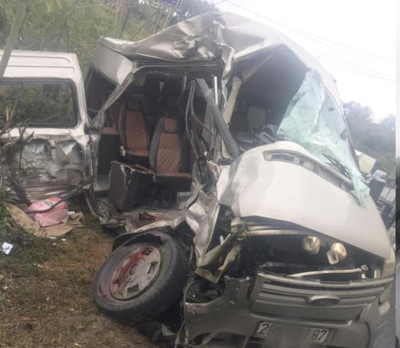 Lạng Sơn: Tai nạn nghiêm trọng giữa xe khách và xe đầu kéo khiến 2 người tử vong, 5 người bị thương