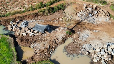 Gia Lai: Tình trạng khai thác đá trái phép tại huyện Chư Sê vẫn tiếp diễn
