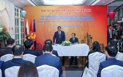 Thủ tướng Phạm Minh Chính gặp gỡ cộng đồng người Việt Nam tại Brunei