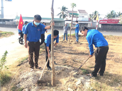 Bình Thuận: Các cơ sở Đoàn Hàm Thuận Nam đồng loạt ra quân “Ngày chủ nhật xanh”
