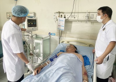Tập trung thuốc men cứu chữa nạn nhân vụ tai nạn giao thông nghiêm trọng ở Quảng Nam