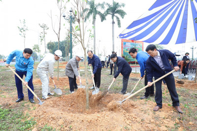 Phát động Tết trồng cây “Đời đời nhớ ơn Bác Hồ” năm 2023 tại tỉnh Phú Thọ