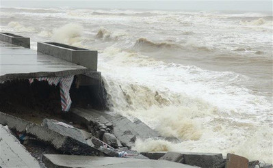 Cảnh báo hiện tượng sóng lớn và triều cường tại các tỉnh ven biển Nam Bộ