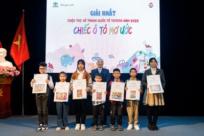 Toyota Việt Nam trao giải Cuộc thi vẽ tranh quốc tế Toyota 2022