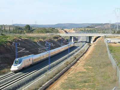 Tây Ban Nha muốn hợp tác phát triển đường sắt cao tốc với Việt Nam