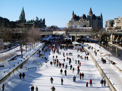 Sân trượt băng tự nhiên lớn nhất thế giới ở Canada có nguy cơ bị đóng cửa