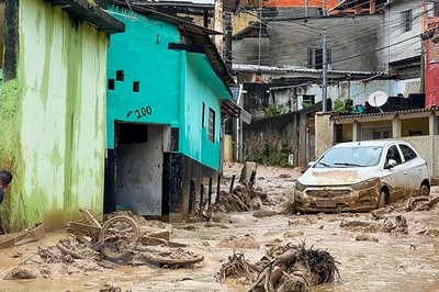 Biến đổi khí hậu và đô thị hoá là tác nhân gây ra bão lũ ở Brazil