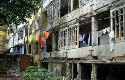 Nghệ An: Yêu cầu di chuyển người dân ra khỏi nhà chung cư có mức độ nguy hiểm cấp D