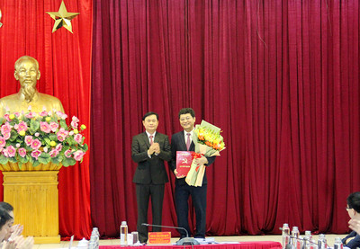 Trao Quyết định của Ban Bí thư chuẩn y ông Phạm Trọng Hoàng tham gia BTV Tỉnh ủy Nghệ An