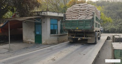 Yên Bái: Công ty xi măng Yên Bình ngang nhiên tiếp tay xe chở quá tải