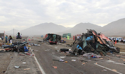 Ít nhất 10 người thiệt mạng trong vụ va chạm giữa xe buýt và xe 3 bánh ở Peru