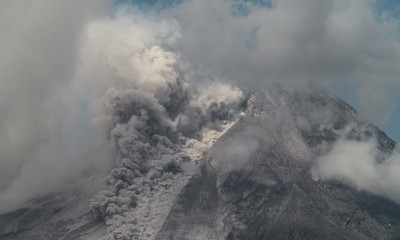 Indonesia: Núi lửa Merapi phun cột tro bụi cao khoảng 3 km