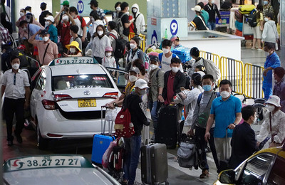 Từ 1/4, taxi vào sân bay Tân Sơn Nhất phải trả phí theo lượt từ 5.000 - 10.000 đồng