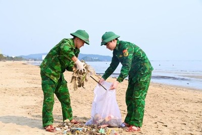 Thanh niên Nghệ An tổ chức Chương trình "Hãy làm sạch biển" năm 2023