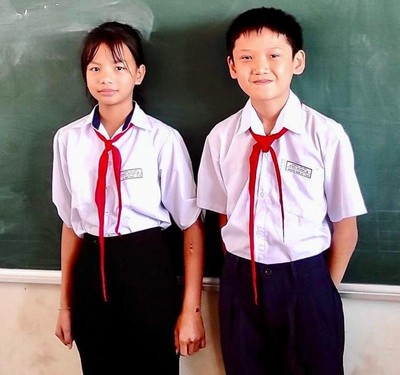 Đồng Nai: Hành động đẹp của hai em học sinh lớp 5, trả lại người đánh rơi