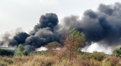 Đồng Nai: Cháy lớn tại nhà máy xử lý chất thải nguy hại Vĩnh Tân