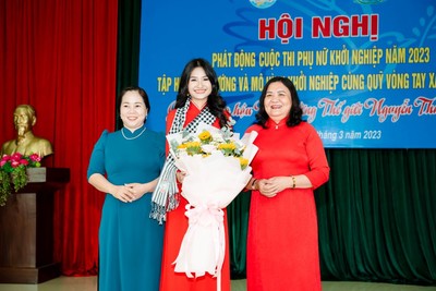 Hoa hậu Nguyễn Thanh Hà dùng tiền thưởng lập Qũy giúp Phụ nữ miền Tây