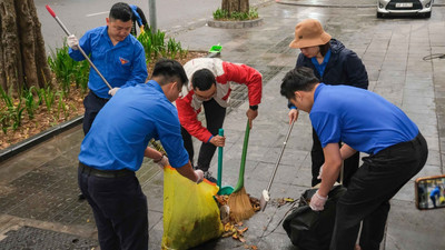 Đoàn Thanh niên Bộ Công Thương ra quân dọn dẹp vệ sinh môi trường