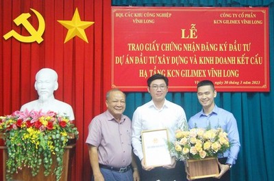Trao giấy chứng nhận đăng ký đầu tư khu công nghiệp Gilimex Vĩnh Long