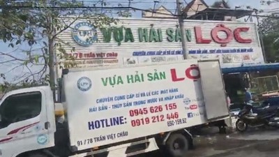 Cần Thơ: Vựa hải sản Lộc chiếm dụng lòng lề đường để kinh doanh