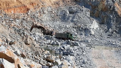 Hòa Bình: Tạm dừng hoạt động mỏ đá gây ô nhiễm môi trường